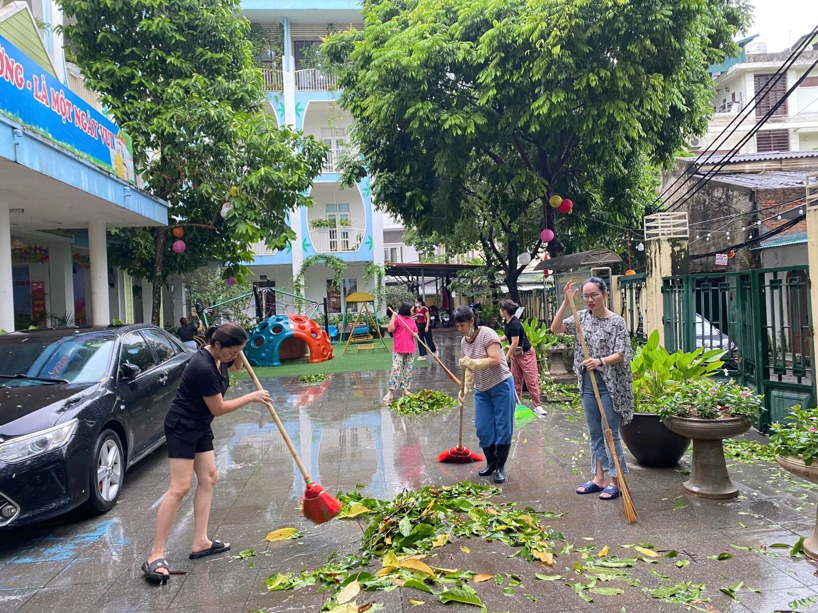 TRƯỜNG MN TỨ LIÊN KHẨN TRƯƠNG HOÀN THÀNH CÔNG TÁC KHẮC PHỤC SAU BÃO YAGI- SẴN SÀNG ĐÓN HỌC SINH ĐẾN LỚP