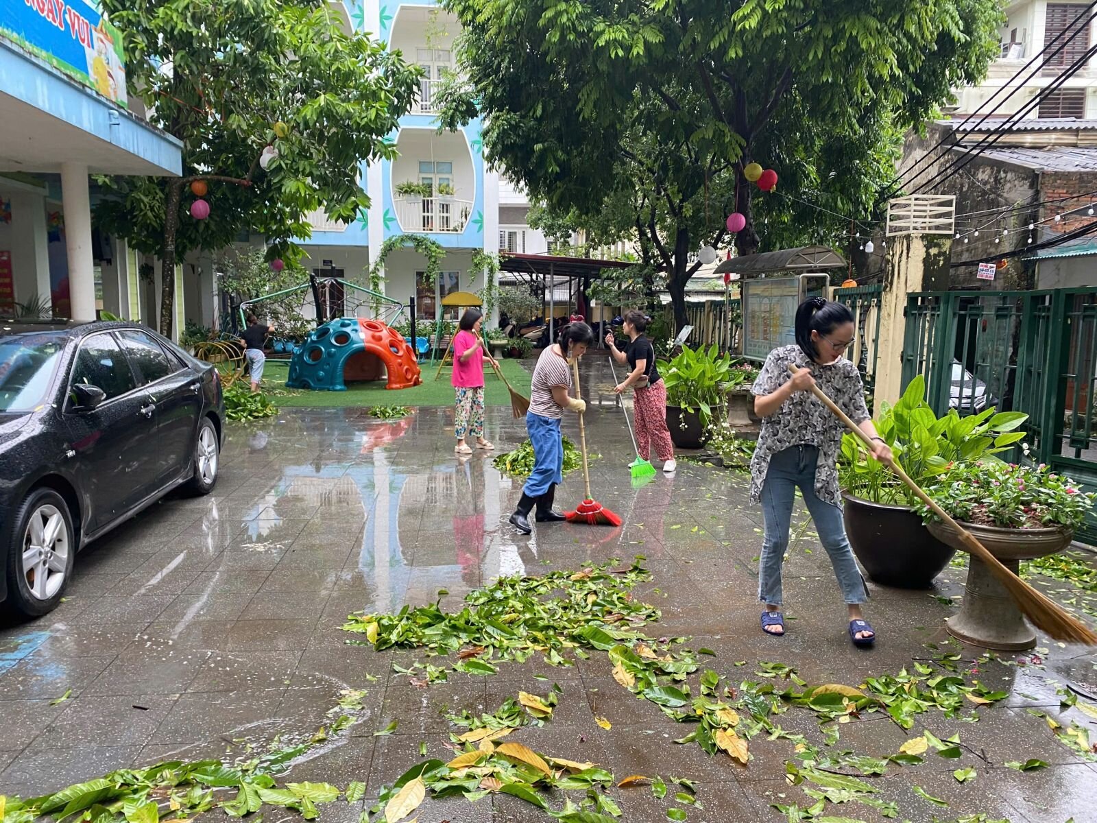 TRƯỜNG MN TỨ LIÊN KHẨN TRƯƠNG HOÀN THÀNH CÔNG TÁC KHẮC PHỤC SAU BÃO YAGI- SẴN SÀNG ĐÓN HỌC SINH ĐẾN LỚP