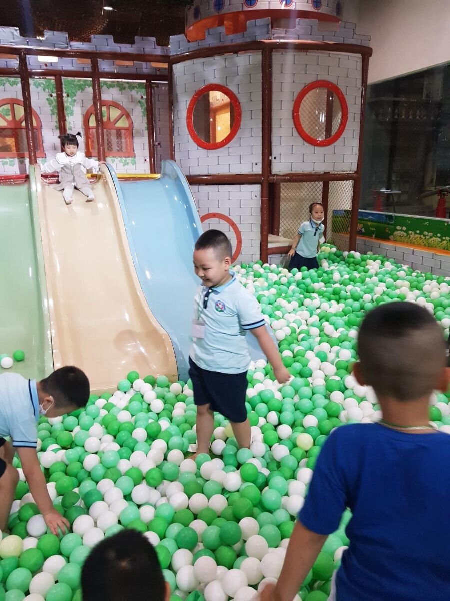 Hoạt động trải nghiệm của các con học sinh tại khu vui chơi Time City