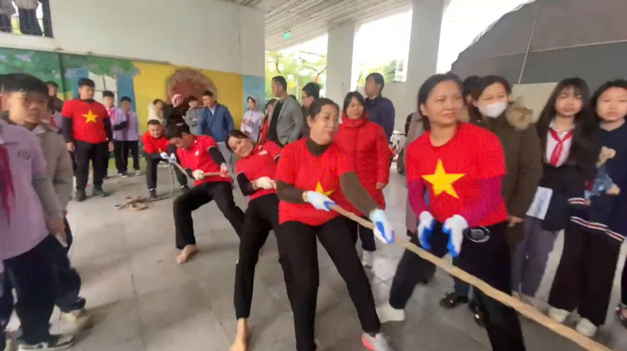 CÁN BỘ, GIÁO VIÊN, NHÂN VIÊN TRƯỜNG MẦM NON TỨ LIÊN THAM GIA GIẢI THỂ THAO NGÀNH GIÁO DỤC QUẬN TÂY HỒ NĂM HỌC 2024-2025