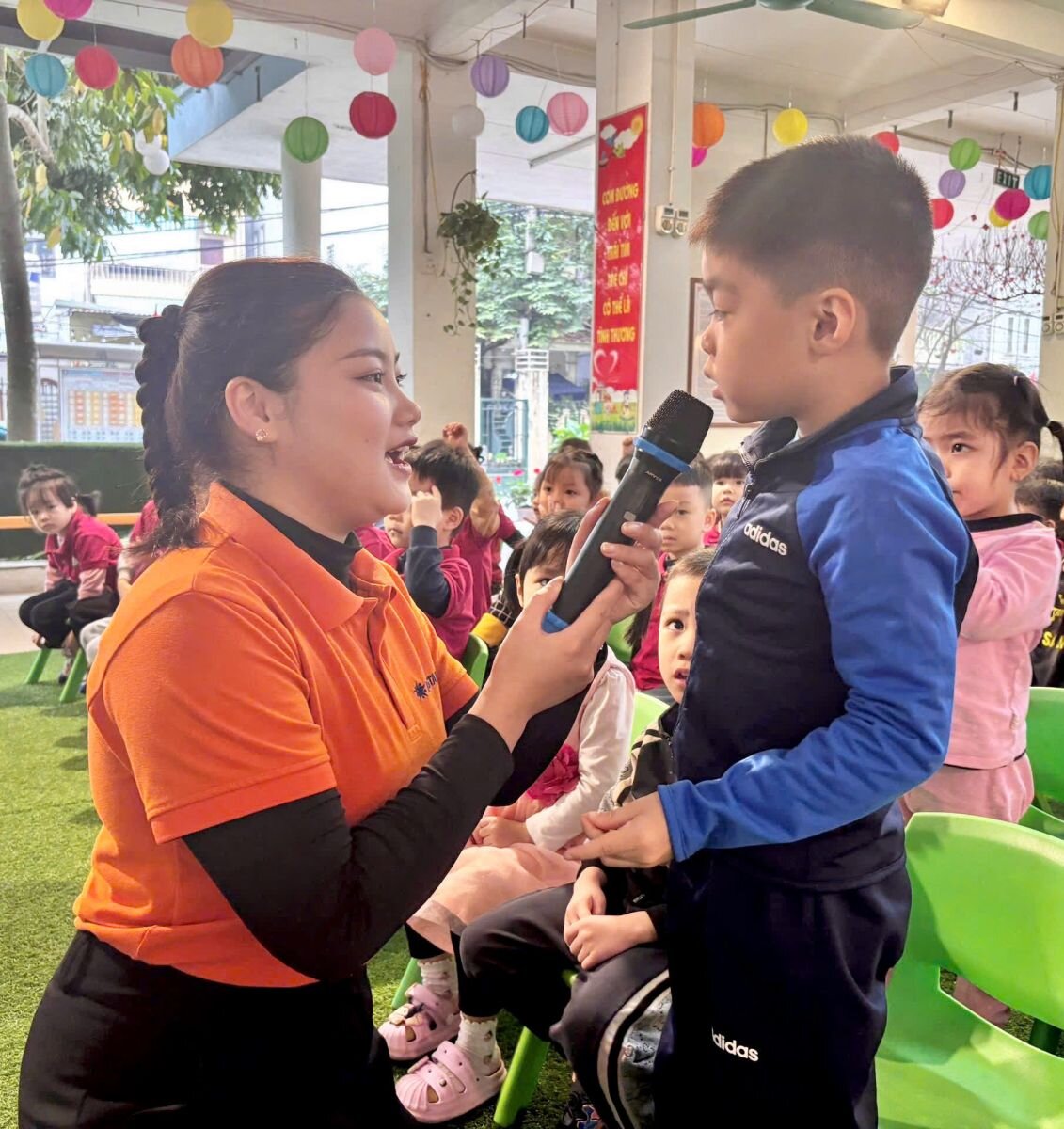 NGÀY HỘI TRẢI NGHIỆM KĨ NĂNG SỐNG TẠI TRƯỜNG MẦM NON TỨ LIÊN VỚI CHỦ ĐỀ “KĨ NĂNG PHÒNG TRÁNH NGUY CƠ BỊ NGỘ ĐỘC TỪ ĐỒ ĂN ĐỒ UỐNG KHÔNG AN TOÀN”