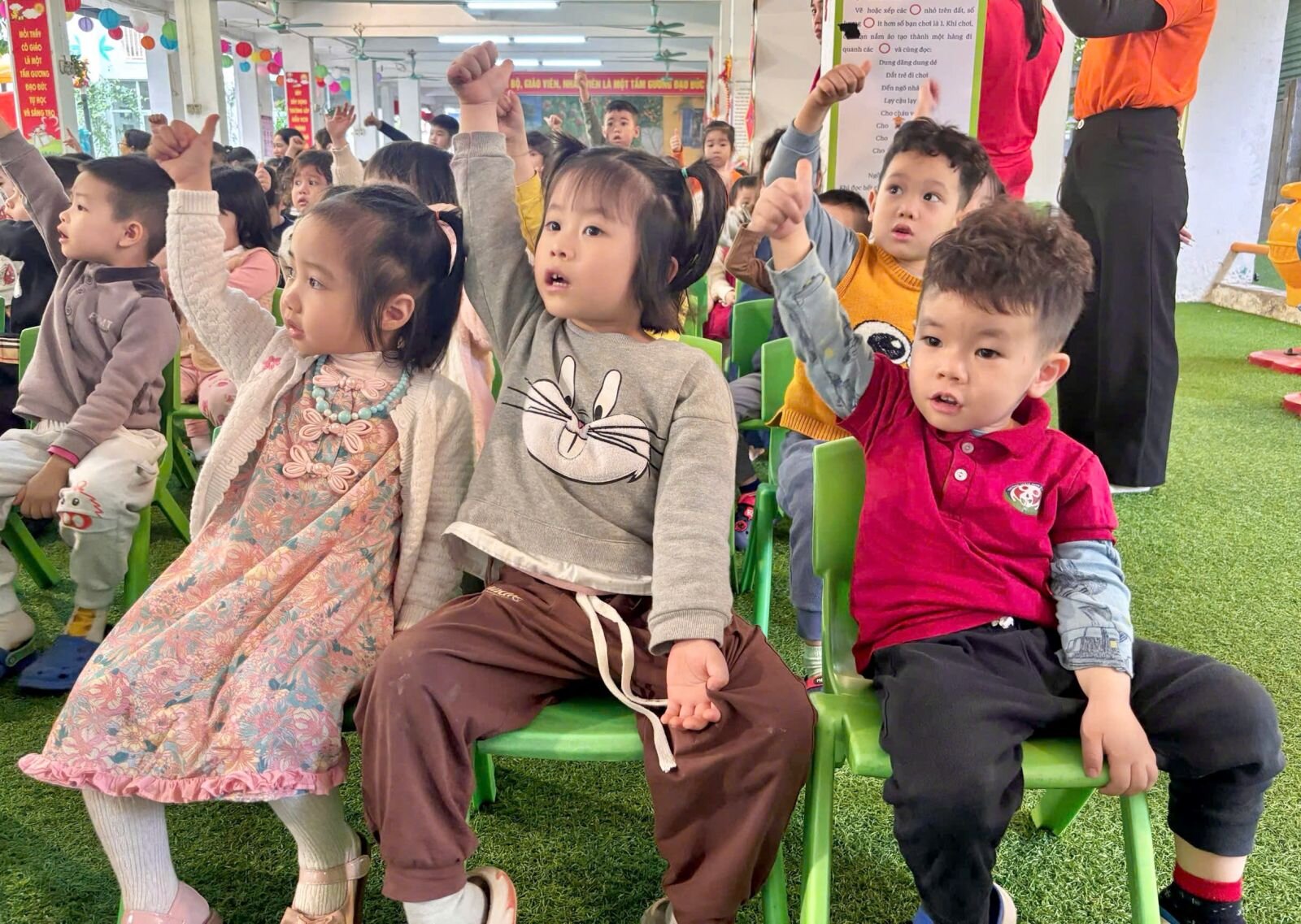 NGÀY HỘI TRẢI NGHIỆM KĨ NĂNG SỐNG TẠI TRƯỜNG MẦM NON TỨ LIÊN VỚI CHỦ ĐỀ “KĨ NĂNG PHÒNG TRÁNH NGUY CƠ BỊ NGỘ ĐỘC TỪ ĐỒ ĂN ĐỒ UỐNG KHÔNG AN TOÀN”