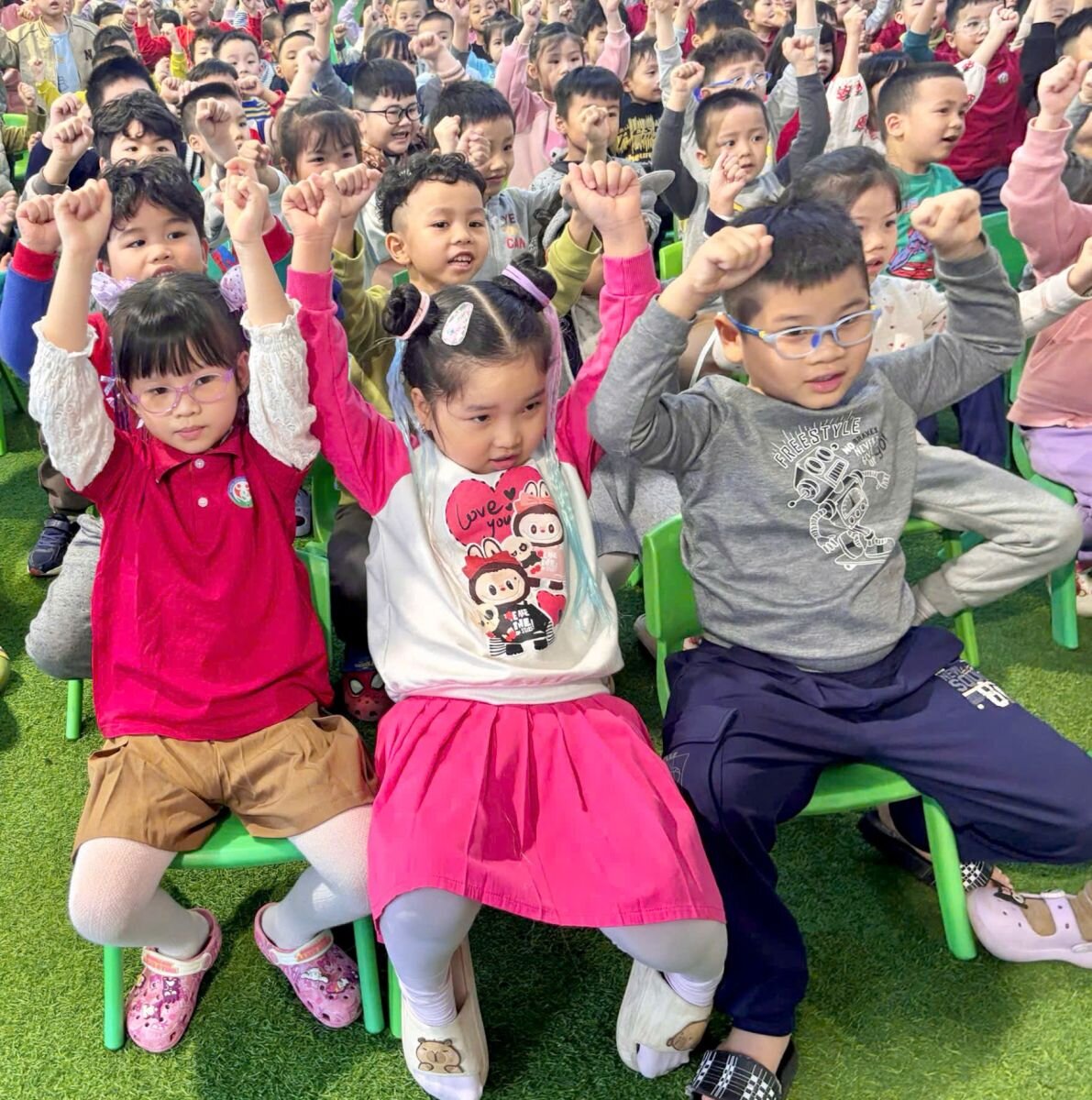 NGÀY HỘI TRẢI NGHIỆM KĨ NĂNG SỐNG TẠI TRƯỜNG MẦM NON TỨ LIÊN VỚI CHỦ ĐỀ “KĨ NĂNG PHÒNG TRÁNH NGUY CƠ BỊ NGỘ ĐỘC TỪ ĐỒ ĂN ĐỒ UỐNG KHÔNG AN TOÀN”