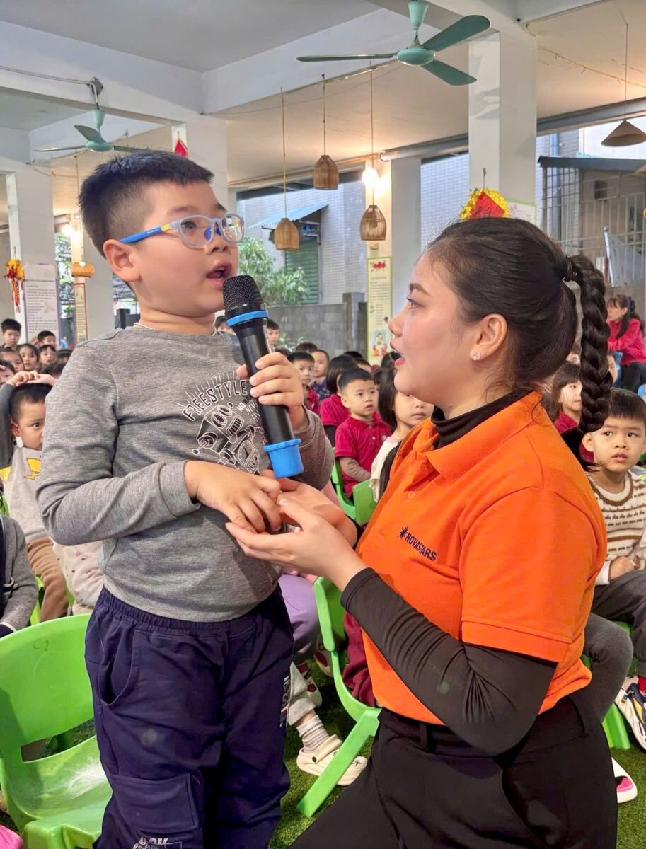 NGÀY HỘI TRẢI NGHIỆM KĨ NĂNG SỐNG TẠI TRƯỜNG MẦM NON TỨ LIÊN VỚI CHỦ ĐỀ “KĨ NĂNG PHÒNG TRÁNH NGUY CƠ BỊ NGỘ ĐỘC TỪ ĐỒ ĂN ĐỒ UỐNG KHÔNG AN TOÀN”