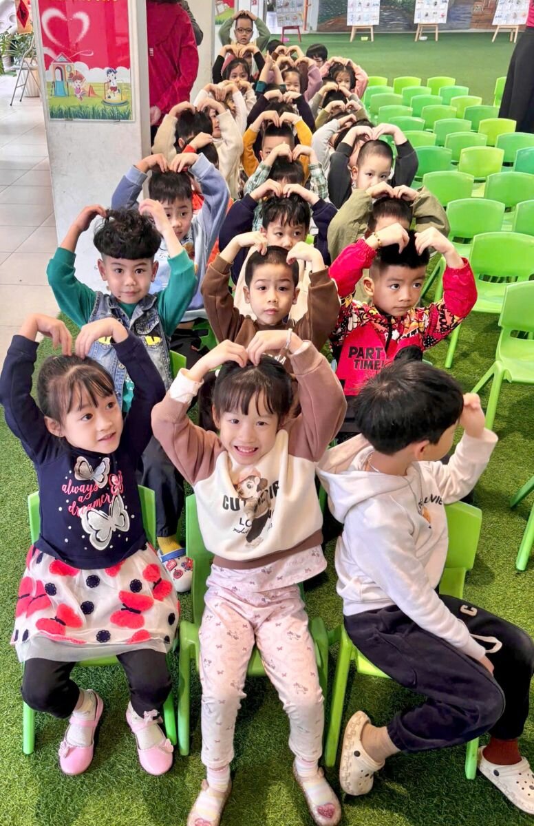 NGÀY HỘI TRẢI NGHIỆM KĨ NĂNG SỐNG TẠI TRƯỜNG MẦM NON TỨ LIÊN VỚI CHỦ ĐỀ “KĨ NĂNG PHÒNG TRÁNH NGUY CƠ BỊ NGỘ ĐỘC TỪ ĐỒ ĂN ĐỒ UỐNG KHÔNG AN TOÀN”