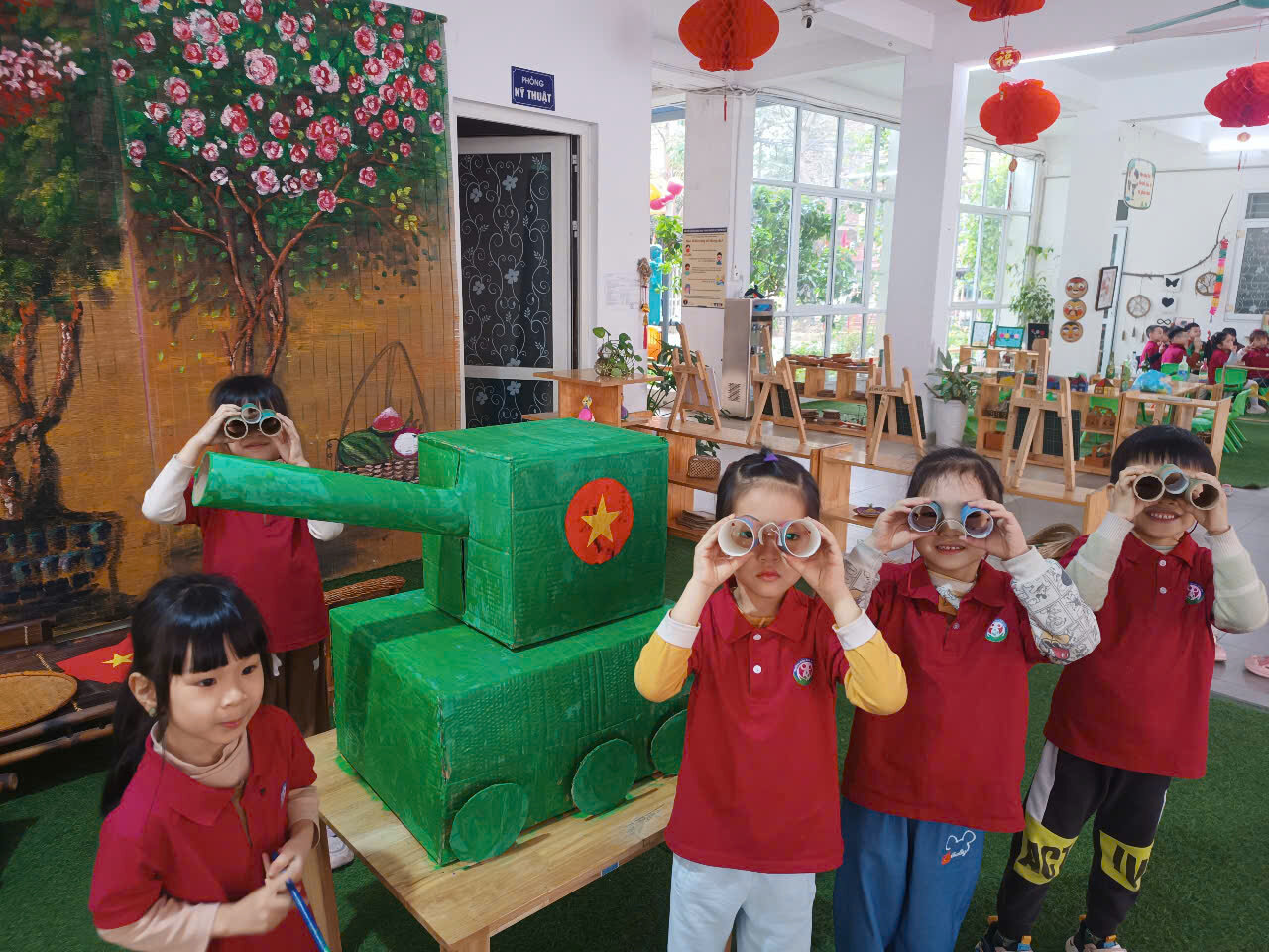 CÁC BÉ KHỐI MẪU GIÁO LỚN THAM GIA HOẠT ĐỘNG TRẢI NGHIỆM CHÀO MỪNG KỈ NIỆM 50 NĂM GIẢI PHÓNG MIỀN NAM, THỐNG NHẤT ĐẤT NƯỚC 30/4/ 1975- 30/4/ 2025