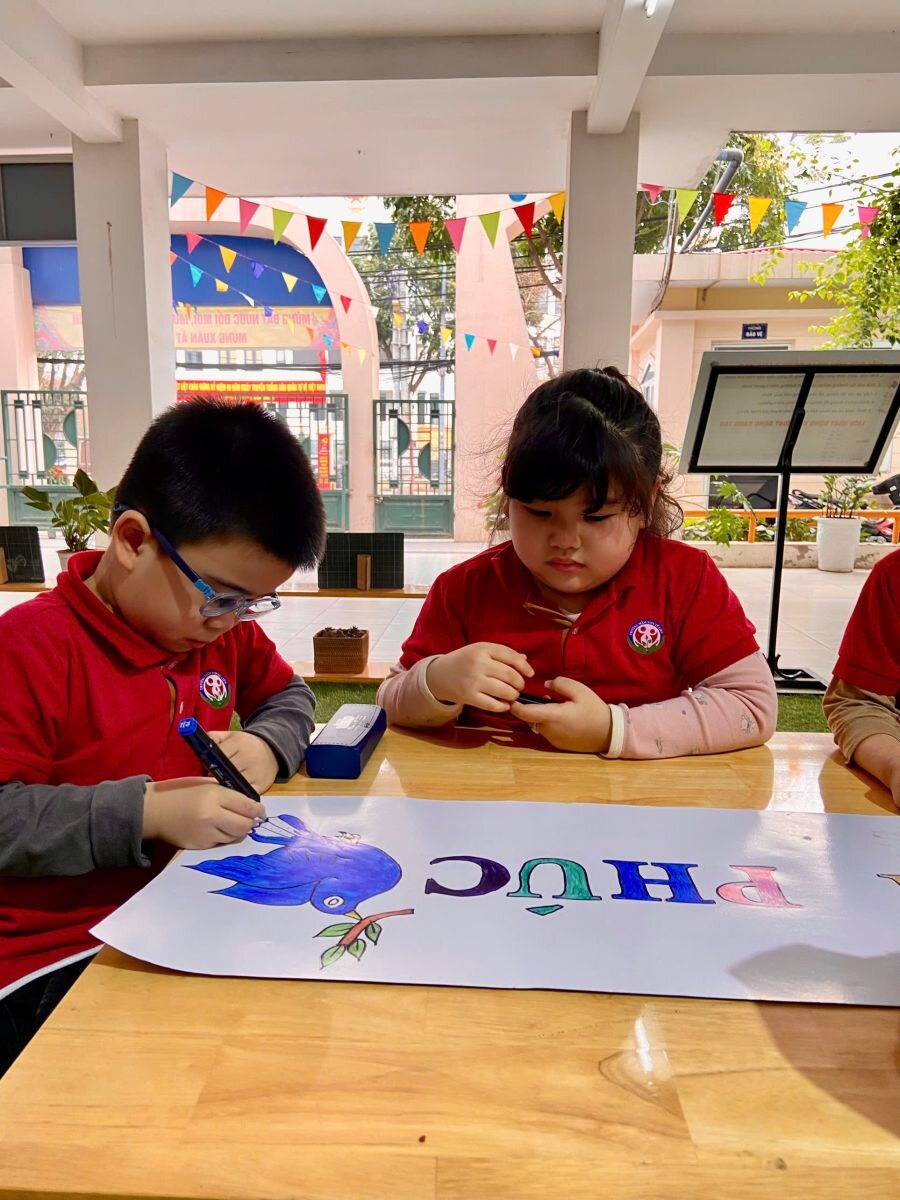 CÁC BÉ KHỐI MẪU GIÁO LỚN THAM GIA HOẠT ĐỘNG TRẢI NGHIỆM CHÀO MỪNG KỈ NIỆM 50 NĂM GIẢI PHÓNG MIỀN NAM, THỐNG NHẤT ĐẤT NƯỚC 30/4/ 1975- 30/4/ 2025