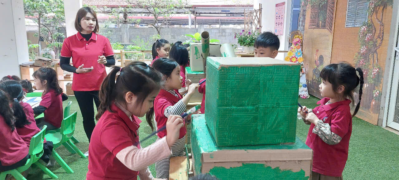 CÁC BÉ KHỐI MẪU GIÁO LỚN THAM GIA HOẠT ĐỘNG TRẢI NGHIỆM CHÀO MỪNG KỈ NIỆM 50 NĂM GIẢI PHÓNG MIỀN NAM, THỐNG NHẤT ĐẤT NƯỚC 30/4/ 1975- 30/4/ 2025