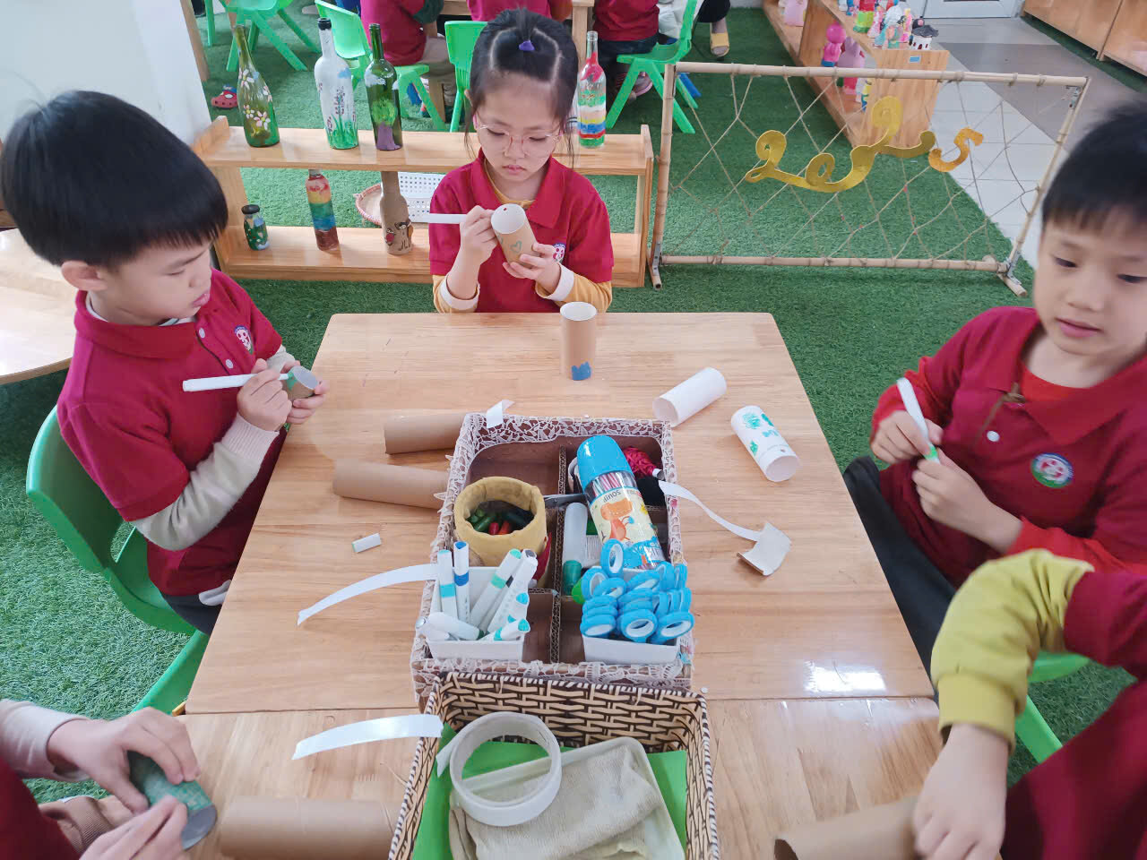 CÁC BÉ KHỐI MẪU GIÁO LỚN THAM GIA HOẠT ĐỘNG TRẢI NGHIỆM CHÀO MỪNG KỈ NIỆM 50 NĂM GIẢI PHÓNG MIỀN NAM, THỐNG NHẤT ĐẤT NƯỚC 30/4/ 1975- 30/4/ 2025