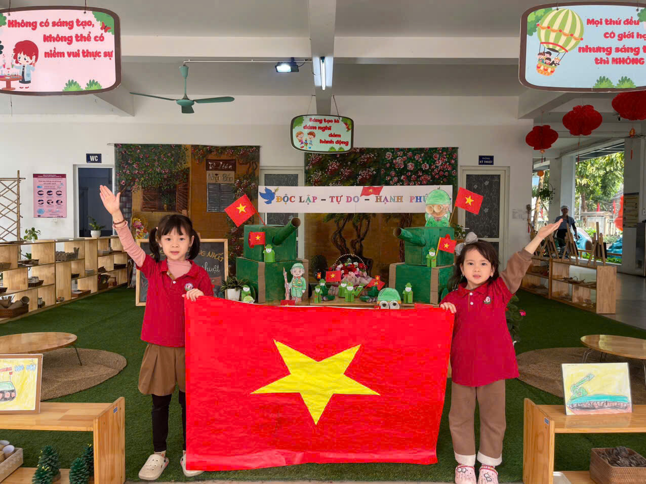 Những hoạt động ý nghĩa - Chào mừng kỷ niệm 50 năm ngày Giải phóng miền Nam, thống nhất đất nước( 30/4/1975 - 30/4/2025) của các bé khối Mẫu giáo nhỡ trường Mầm non Tứ Liên.