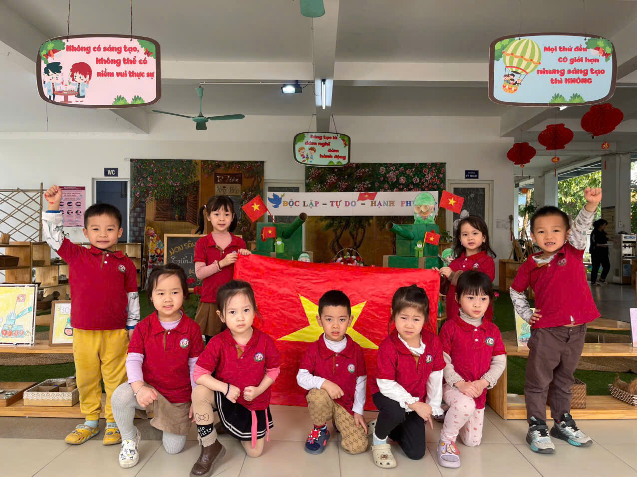 Những hoạt động ý nghĩa - Chào mừng kỷ niệm 50 năm ngày Giải phóng miền Nam, thống nhất đất nước( 30/4/1975 - 30/4/2025) của các bé khối Mẫu giáo nhỡ trường Mầm non Tứ Liên.