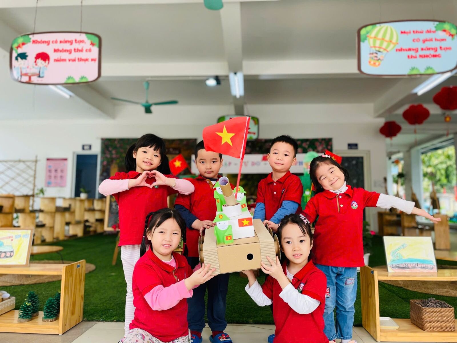 Những hoạt động ý nghĩa - Chào mừng kỷ niệm 50 năm ngày Giải phóng miền Nam, thống nhất đất nước( 30/4/1975 - 30/4/2025) của các bé khối Mẫu giáo nhỡ trường Mầm non Tứ Liên.