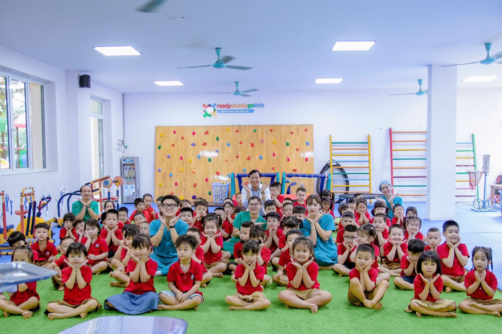 TRƯỜNG MẦM NON TỨ LIÊN PHỐI KẾT HỢP VỚI TRUNG TÂM NHA KHOA QUỐC TẾ OSWIN TỔ CHỨC CHƯƠNG TRÌNH