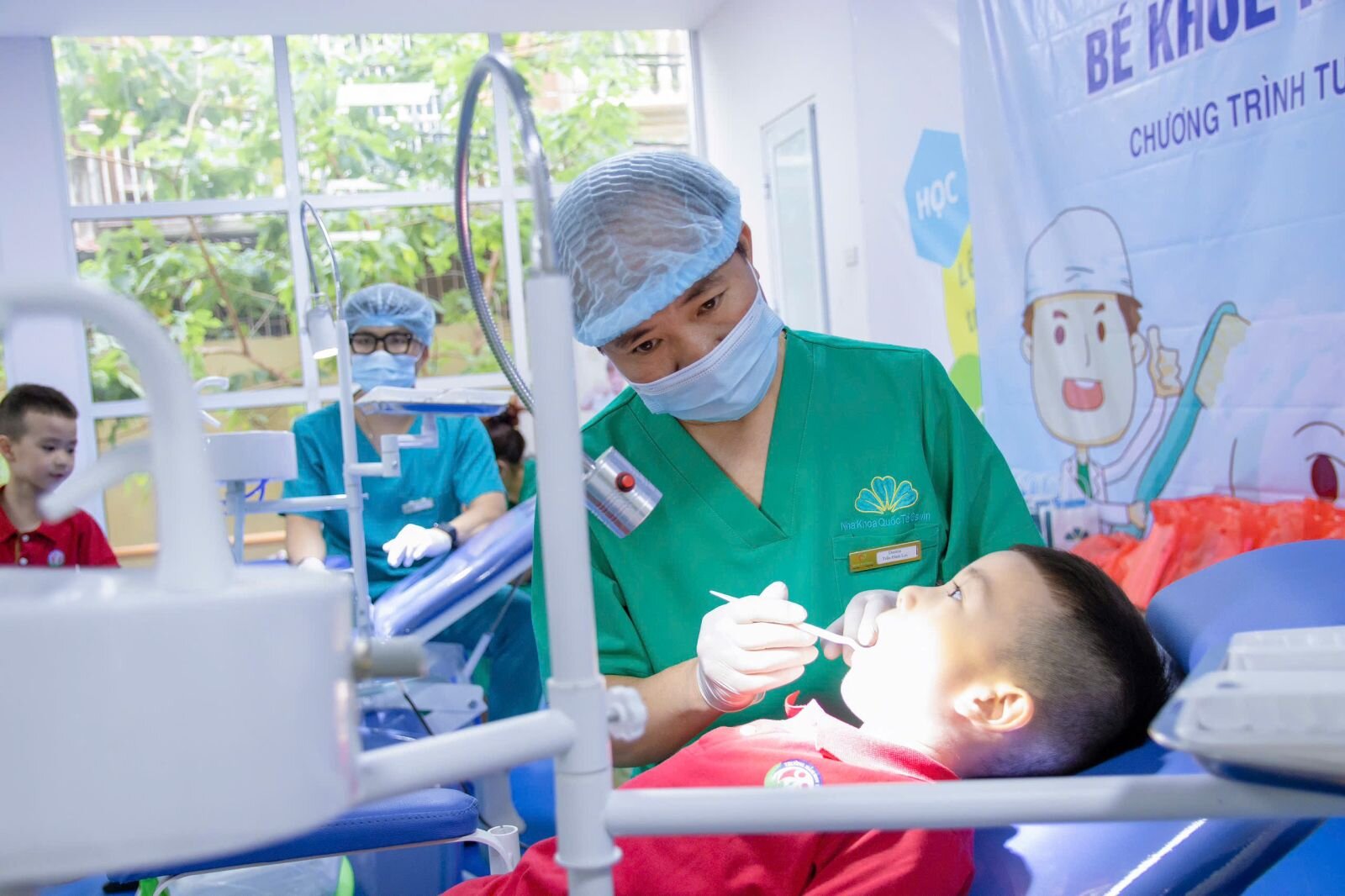 TRƯỜNG MẦM NON TỨ LIÊN PHỐI KẾT HỢP VỚI TRUNG TÂM NHA KHOA QUỐC TẾ OSWIN TỔ CHỨC CHƯƠNG TRÌNH