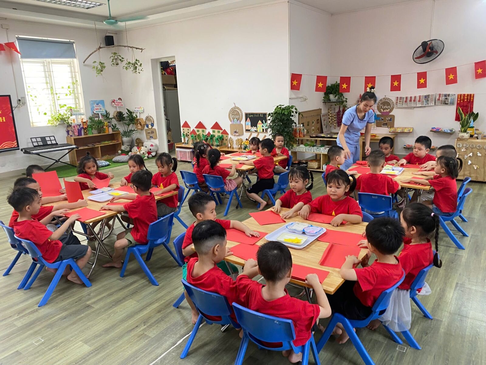 CÁNH QUẠT YÊU THƯƠNG CHÀO NGÀY HỘI LỚN