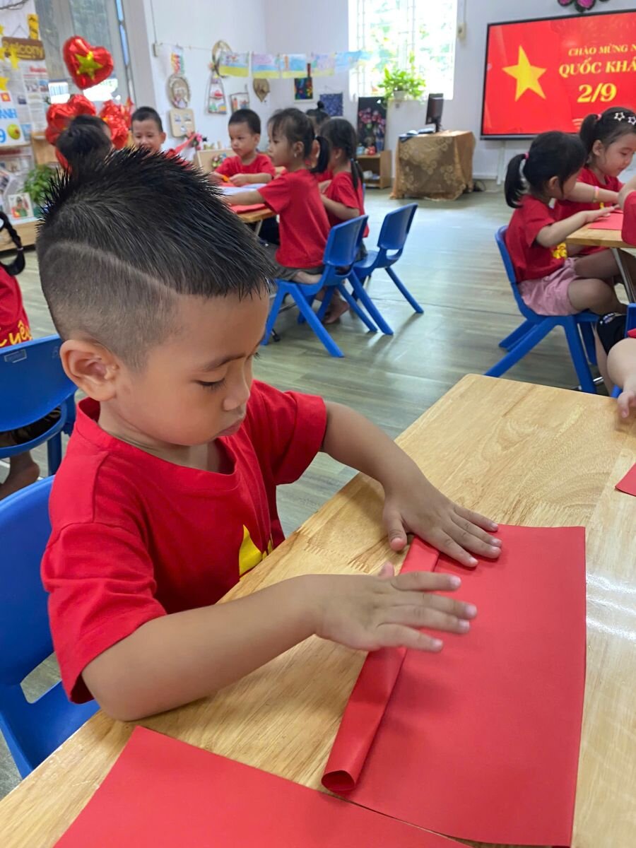 CÁNH QUẠT YÊU THƯƠNG CHÀO NGÀY HỘI LỚN