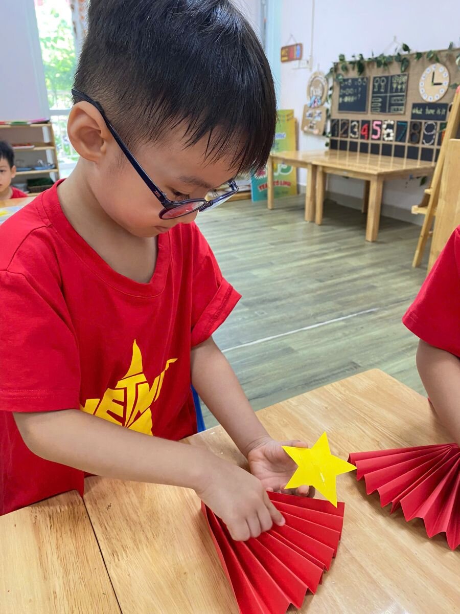 CÁNH QUẠT YÊU THƯƠNG CHÀO NGÀY HỘI LỚN