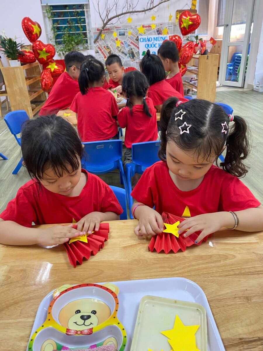 CÁNH QUẠT YÊU THƯƠNG CHÀO NGÀY HỘI LỚN