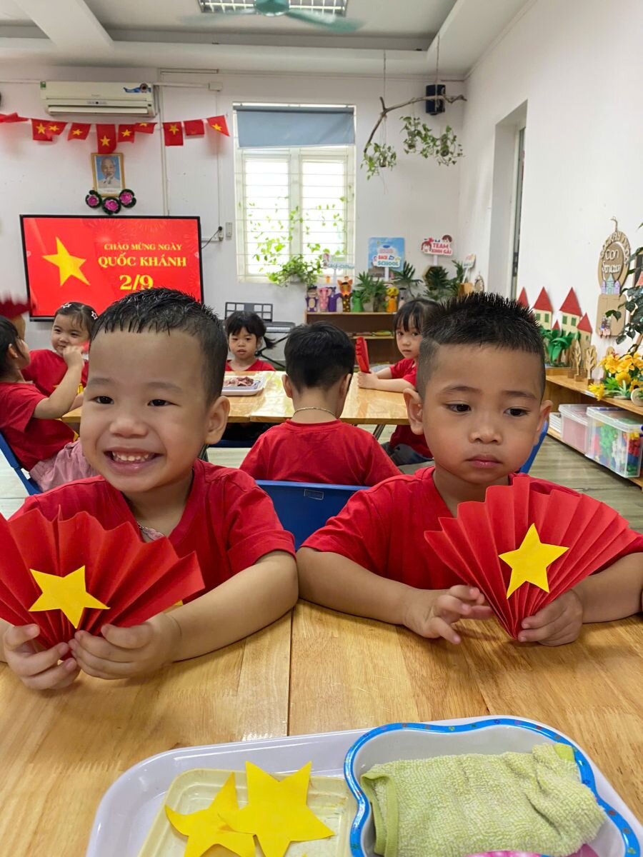 CÁNH QUẠT YÊU THƯƠNG CHÀO NGÀY HỘI LỚN