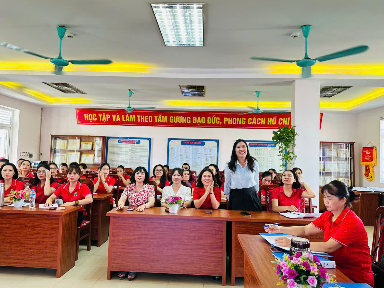 TRƯỜNG MẦM NON TỨ LIÊN KẾT HỢP CÙNG TRƯỜNG MẦM NON AN DƯƠNG TỔ CHỨC BỒI DƯỠNG CHUYÊN MÔN CHUYÊN ĐỀ  