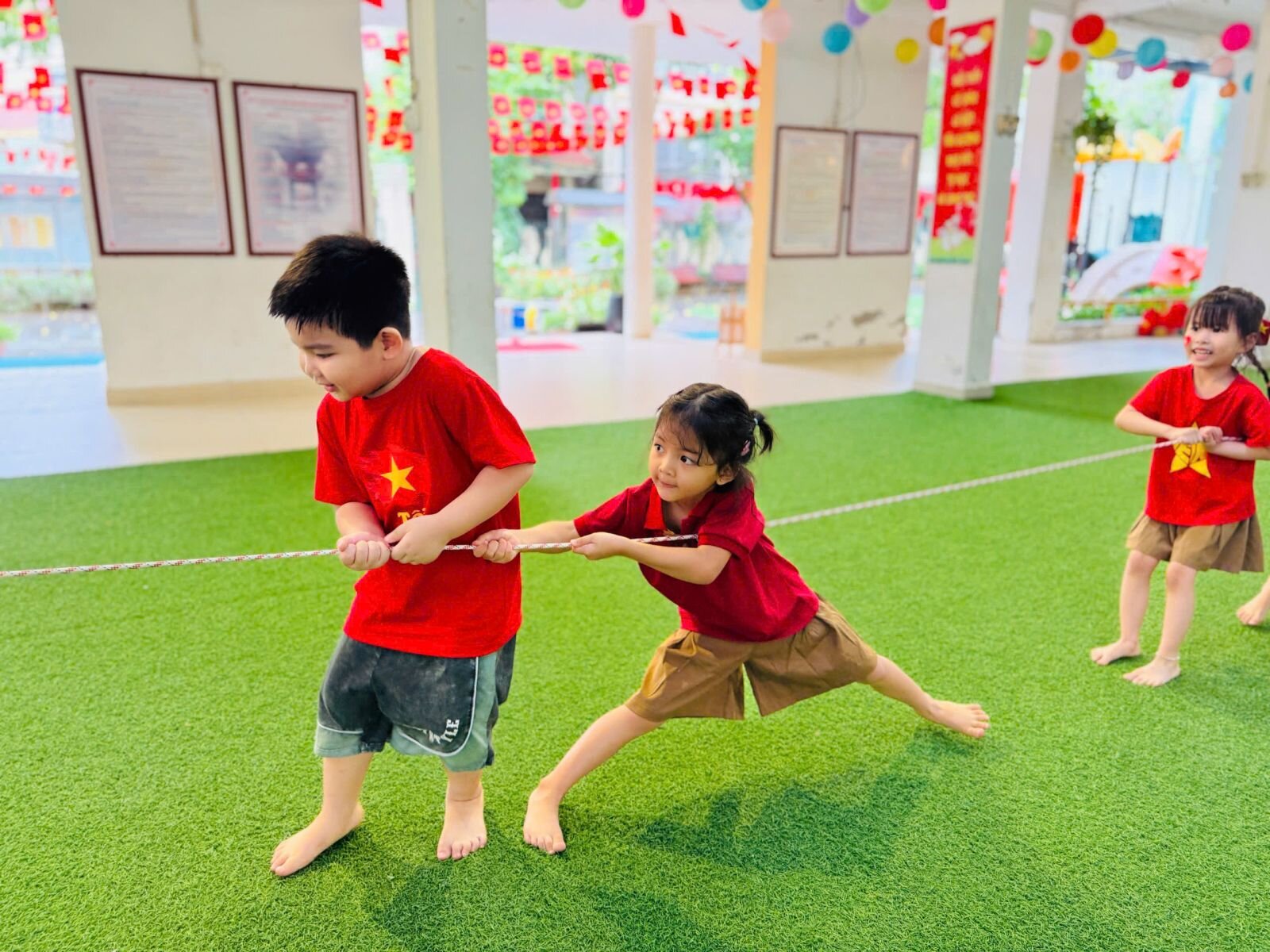 ​ Hướng đến kỷ niệm 80 năm Quốc khánh Việt Nam 2/9 các bé mẫu giáo lớn A4 đã tham gia trải nghiệm hoạt động được làm các chú bộ đội đặc biệt mang tên 