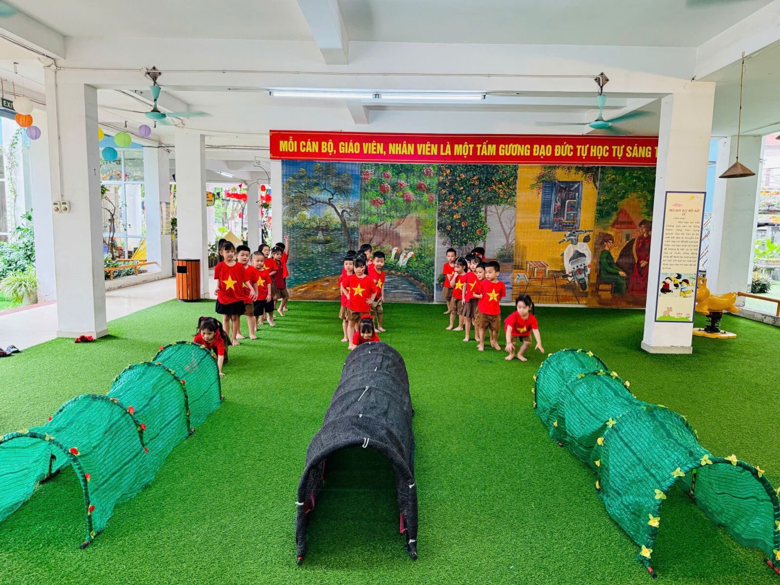 ​ Hướng đến kỷ niệm 80 năm Quốc khánh Việt Nam 2/9 các bé mẫu giáo lớn A4 đã tham gia trải nghiệm hoạt động được làm các chú bộ đội đặc biệt mang tên 