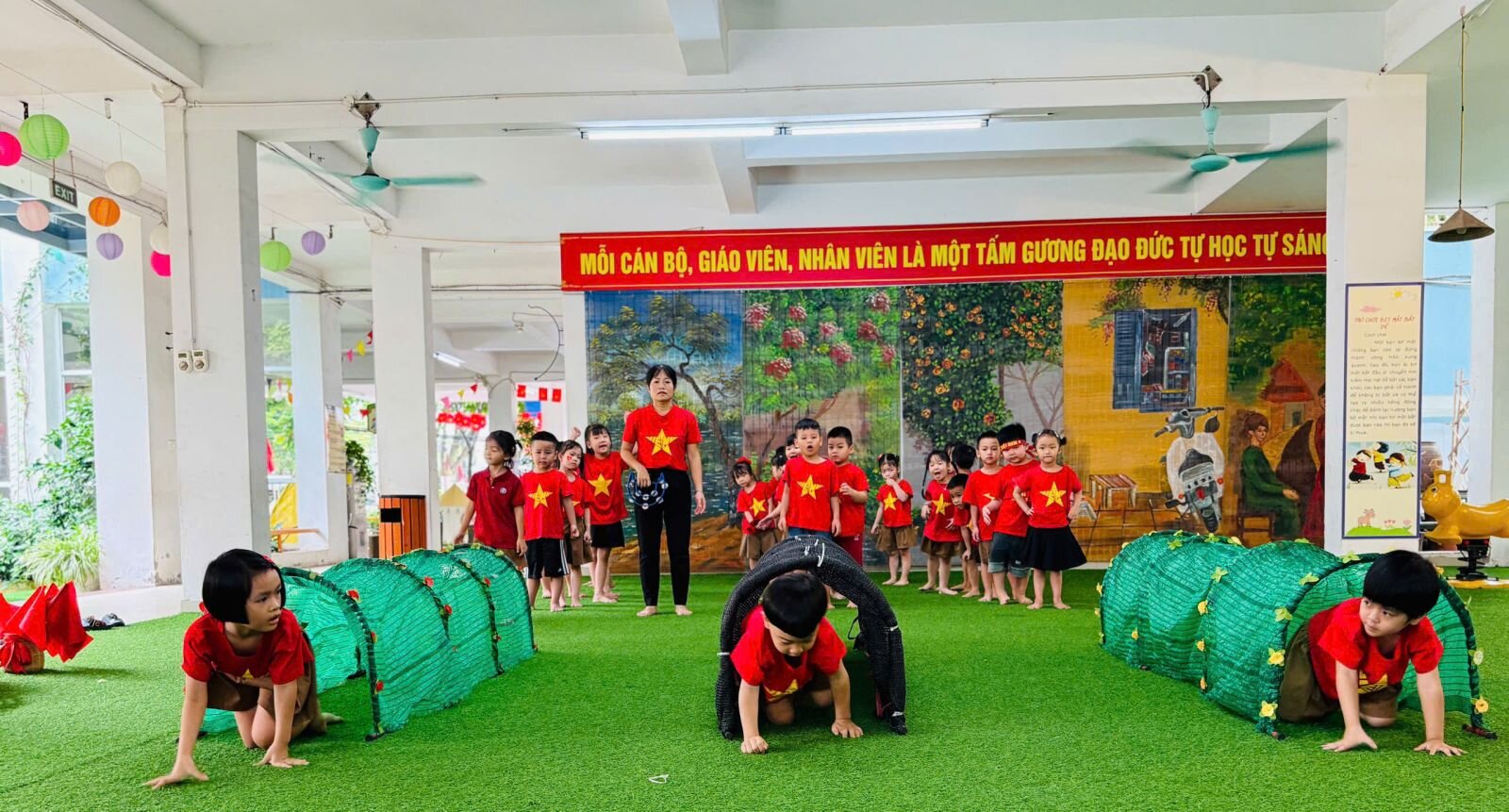 ​ Hướng đến kỷ niệm 80 năm Quốc khánh Việt Nam 2/9 các bé mẫu giáo lớn A4 đã tham gia trải nghiệm hoạt động được làm các chú bộ đội đặc biệt mang tên 