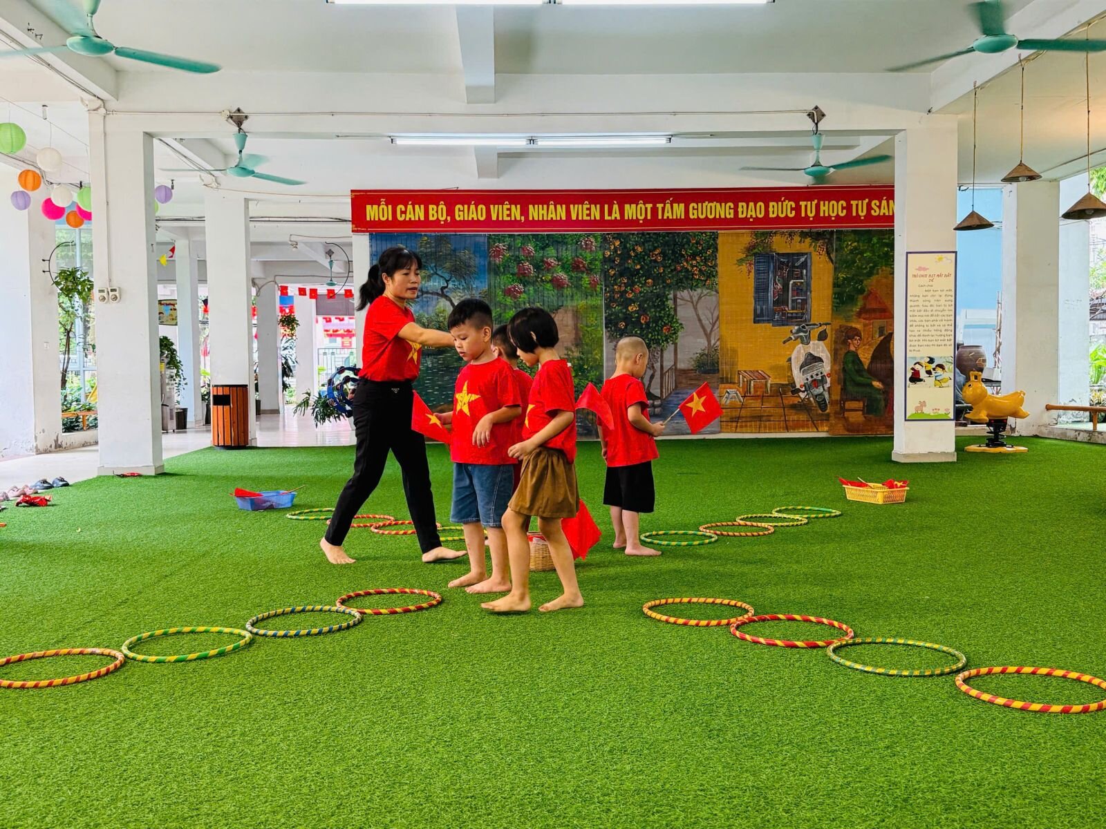 ​ Hướng đến kỷ niệm 80 năm Quốc khánh Việt Nam 2/9 các bé mẫu giáo lớn A4 đã tham gia trải nghiệm hoạt động được làm các chú bộ đội đặc biệt mang tên 