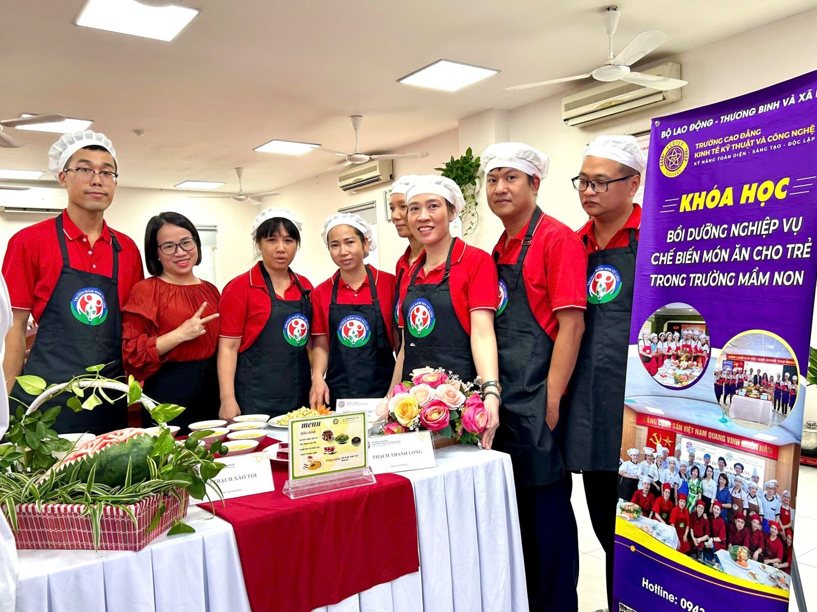 TRƯỜNG MẦM NON TỨ LIÊN TỔ CHỨC LỚP BỒI DƯỠNG CHUYÊN MÔN NGHIỆP VỤ CHO ĐỘI NGŨ NHÂN VIÊN NUÔI DƯỠNG NĂM HỌC 2025-2026