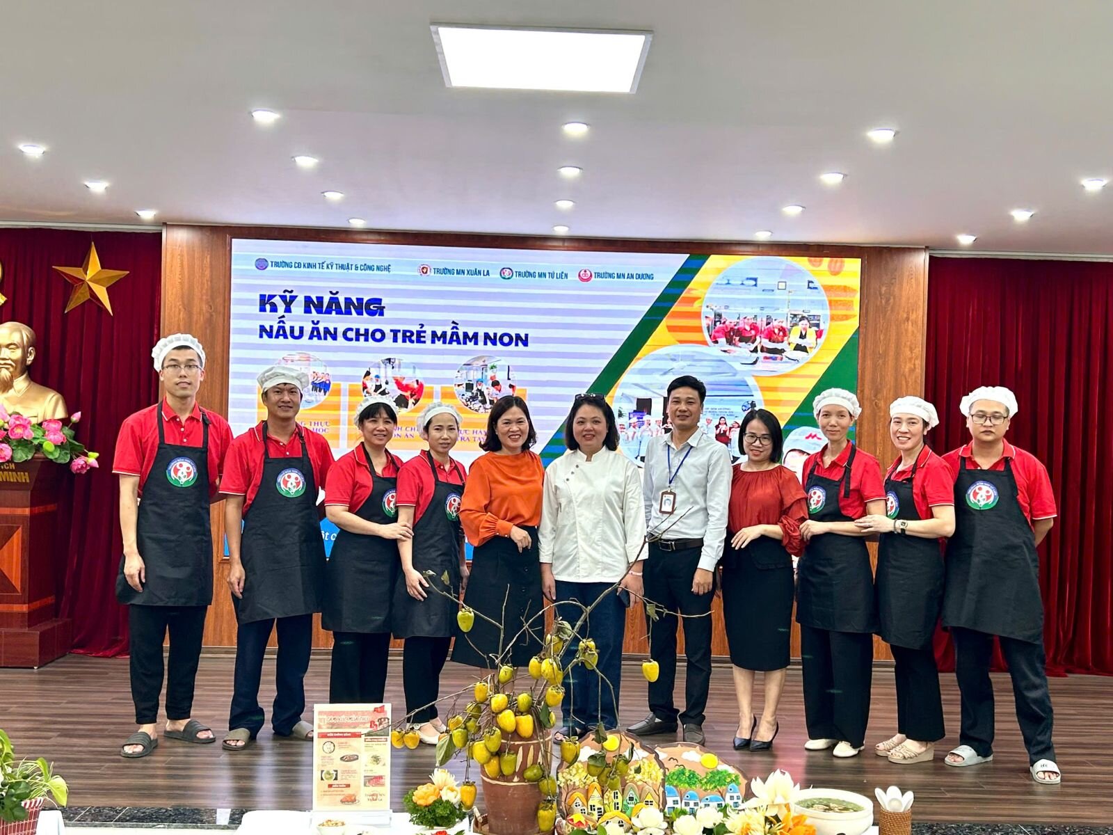 TRƯỜNG MẦM NON TỨ LIÊN TỔ CHỨC LỚP BỒI DƯỠNG CHUYÊN MÔN NGHIỆP VỤ CHO ĐỘI NGŨ NHÂN VIÊN NUÔI DƯỠNG NĂM HỌC 2025-2026