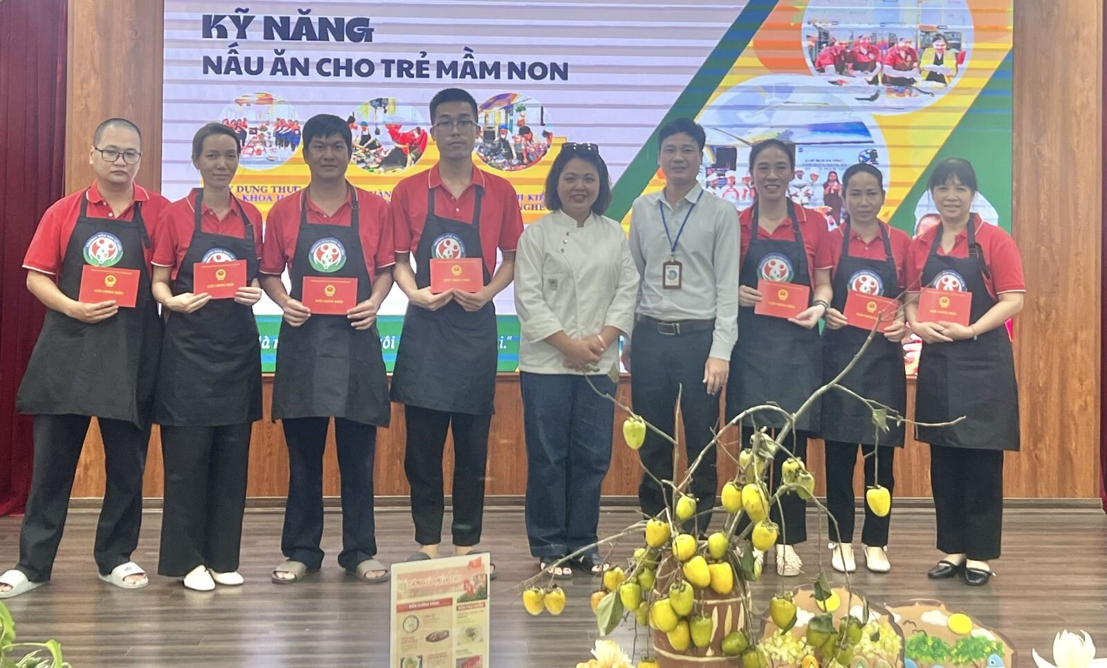 TRƯỜNG MẦM NON TỨ LIÊN TỔ CHỨC LỚP BỒI DƯỠNG CHUYÊN MÔN NGHIỆP VỤ CHO ĐỘI NGŨ NHÂN VIÊN NUÔI DƯỠNG NĂM HỌC 2025-2026