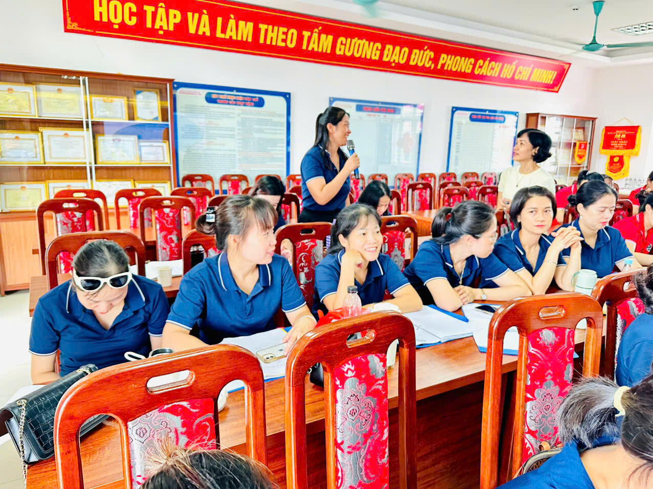 📖📖Trường Mầm non Tứ Liên tham gia lớp học bồi dưỡng chuyên môn với Chuyên đề: 