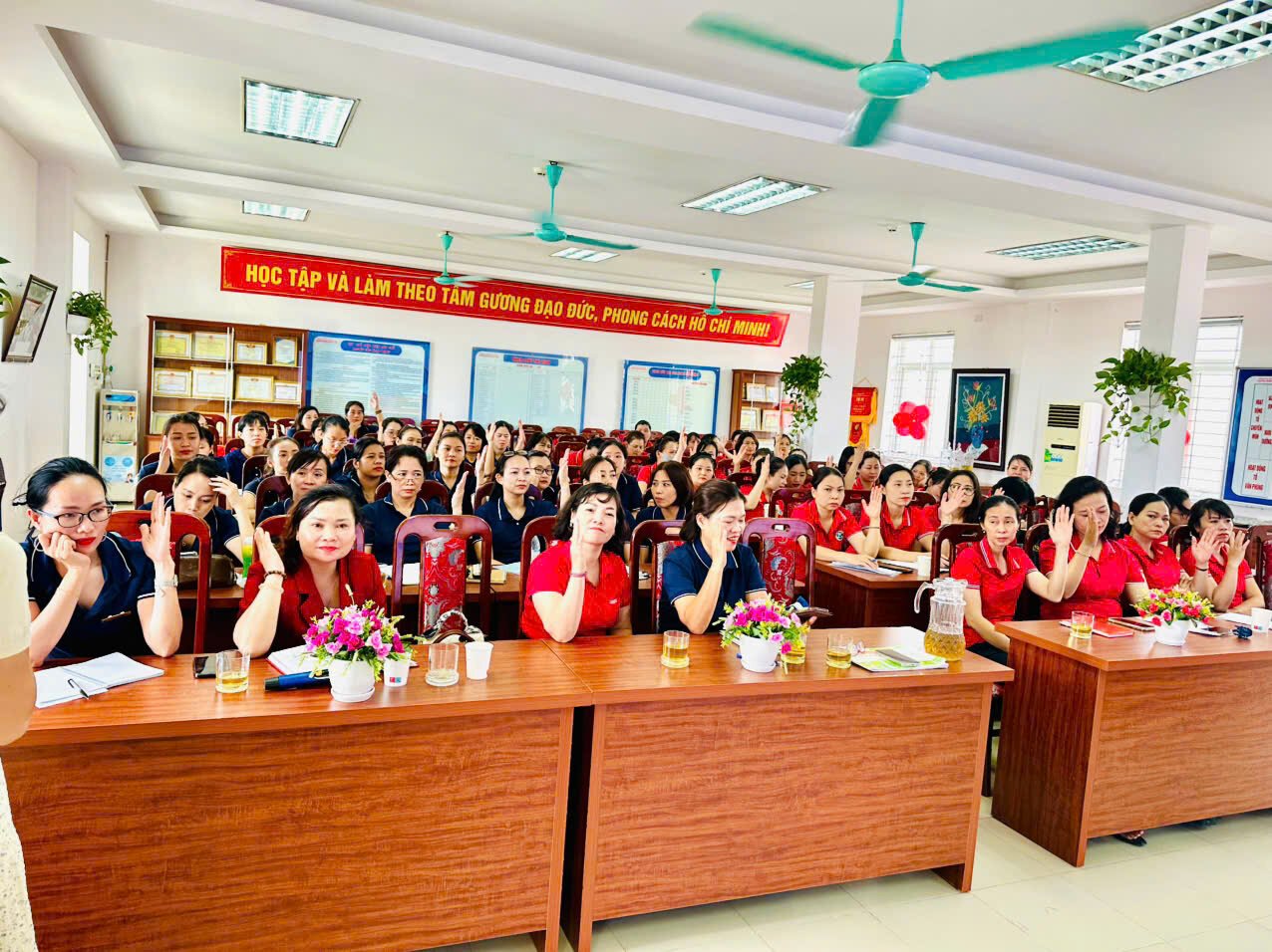 📖📖Trường Mầm non Tứ Liên tham gia lớp học bồi dưỡng chuyên môn với Chuyên đề: 